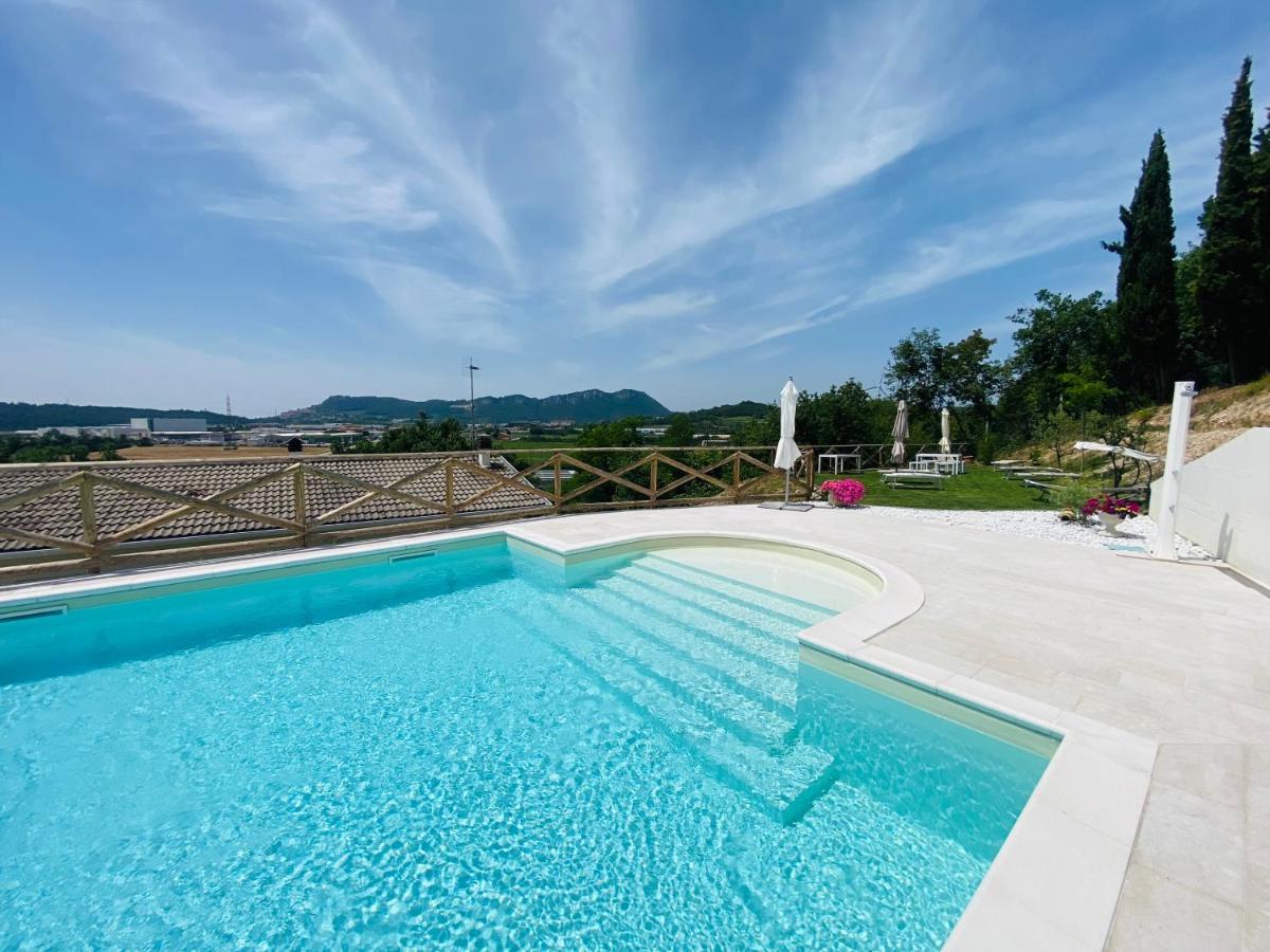 Villa Poggio Ulivo Pool-Apartments Rivoli Veronese المظهر الخارجي الصورة