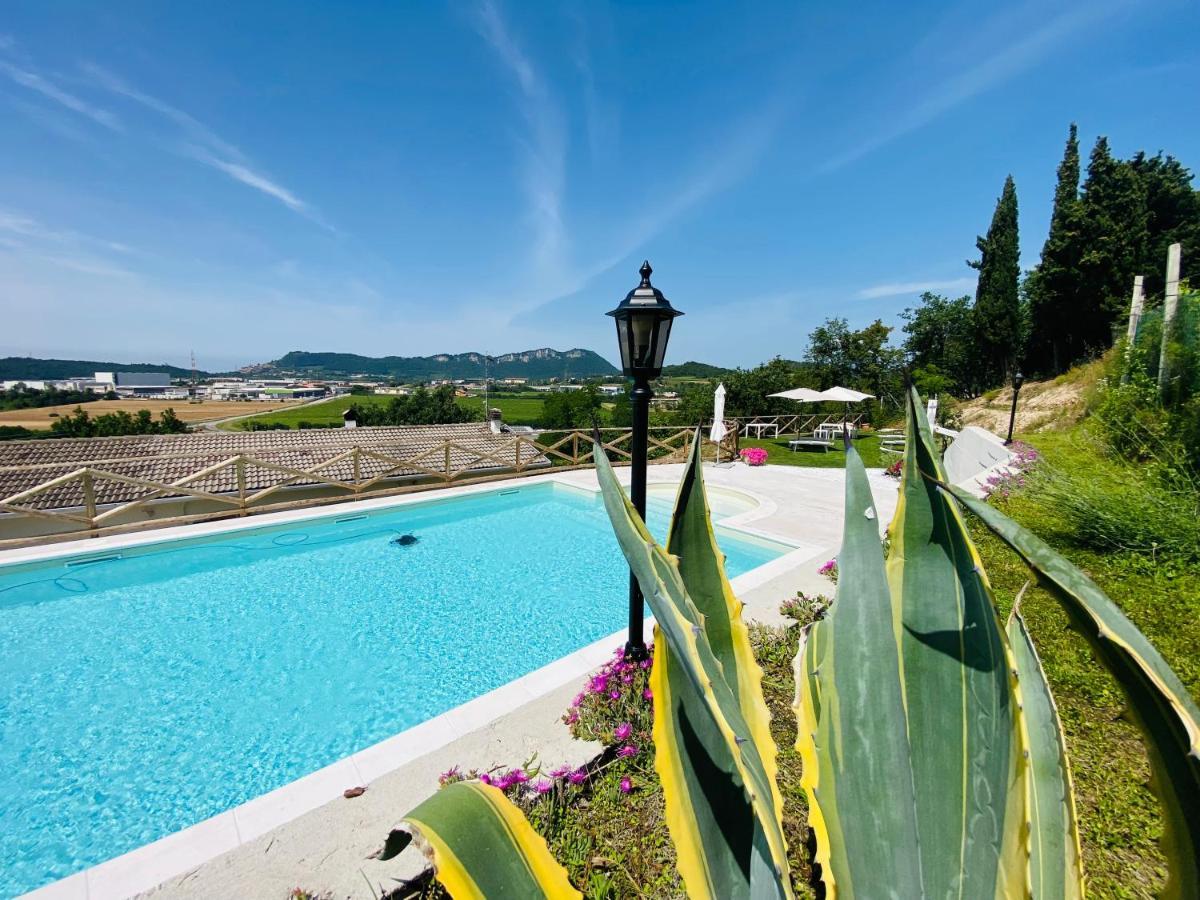 Villa Poggio Ulivo Pool-Apartments Rivoli Veronese المظهر الخارجي الصورة