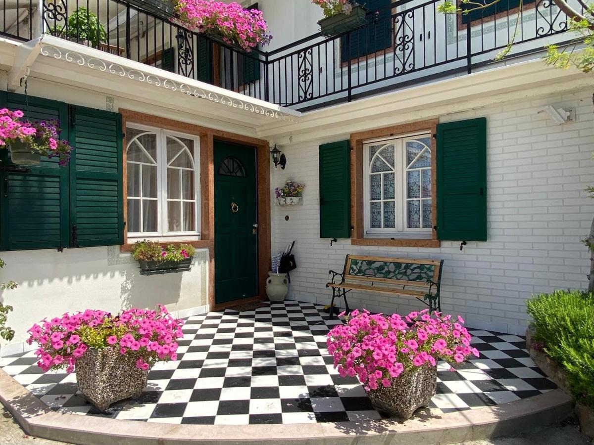 Villa Poggio Ulivo Pool-Apartments Rivoli Veronese المظهر الخارجي الصورة
