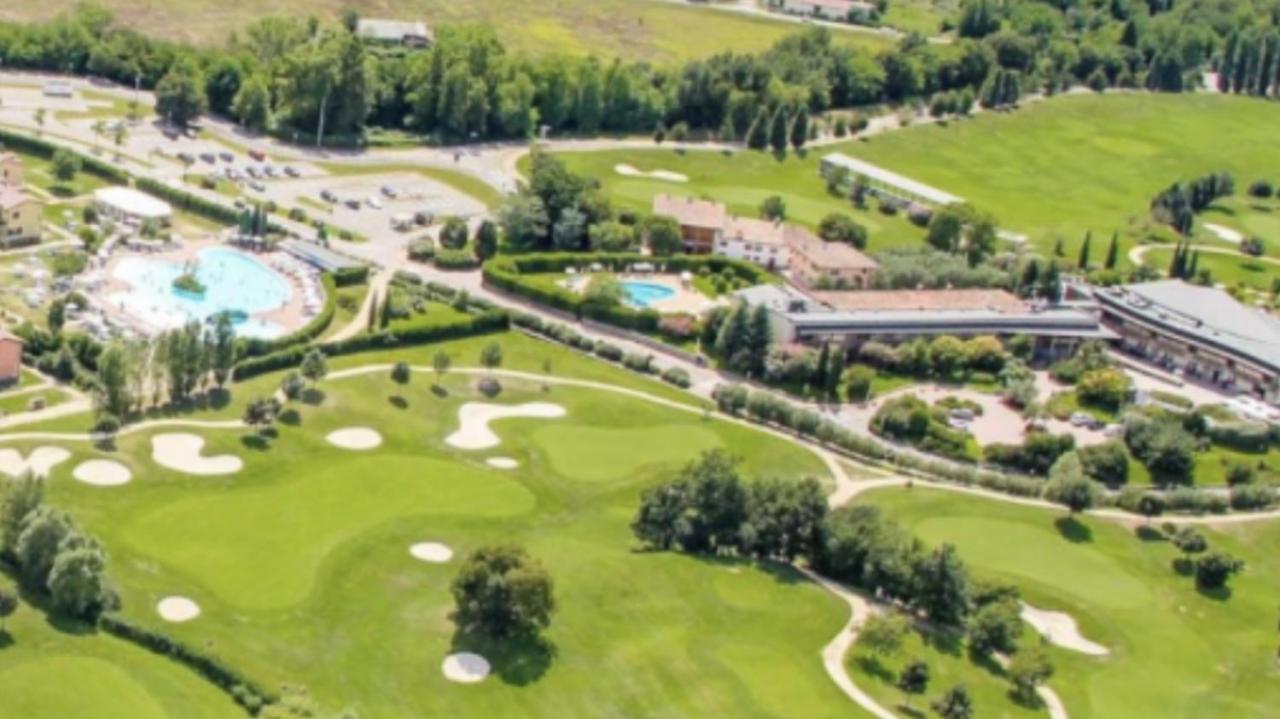 Villa Poggio Ulivo Pool-Apartments Rivoli Veronese المظهر الخارجي الصورة