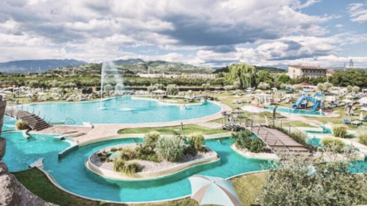 Villa Poggio Ulivo Pool-Apartments Rivoli Veronese المظهر الخارجي الصورة
