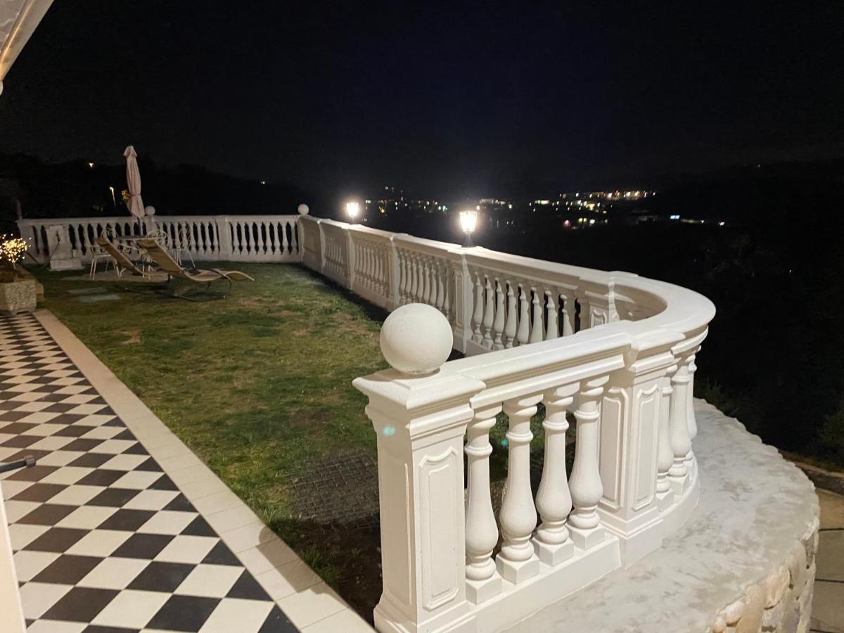 Villa Poggio Ulivo Pool-Apartments Rivoli Veronese المظهر الخارجي الصورة